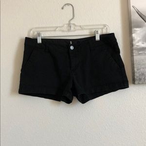 Black Volcolm shorts
